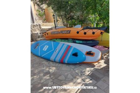 Apartmanok Dinko s grijanim bazenom Marina - Trogir Horvátország