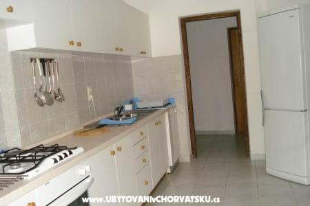 Apartmanok Jakišnica fotó 5