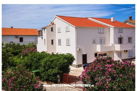 Apartmanok Lucija Novalja - Pag Horvátország