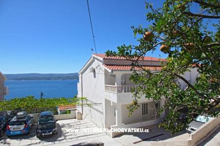 Villa Laura 50 m do mora Omiš Horvátország