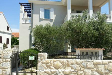 Apartmanok Karmen fotó 3