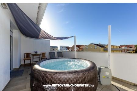Apartman medencével and jacuzzi fotó 3
