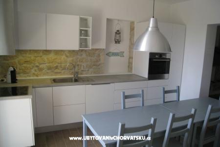 Stonehouse Dana fotó 3