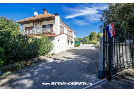 Apartmanok Jelena Pakoštane Horvátország