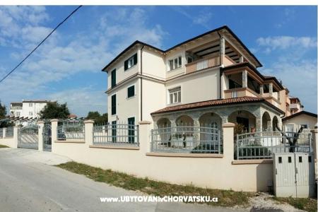 Apartmanok Monika Pakoštane Horvátország