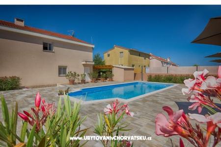  Ház medencével - Villa Marijana  fotó 5