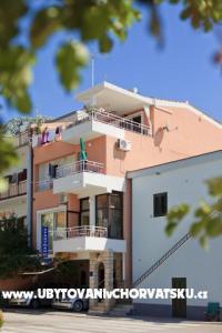 L&amp;L Apartman Podgora Horvátország