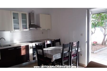 Apartmanok Filip Vlašić Podstrana Horvátország