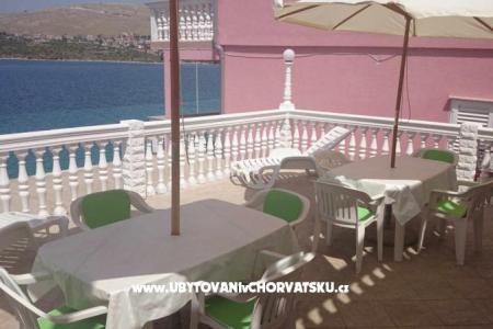 Apartmanok 7 m od mora fotó 3