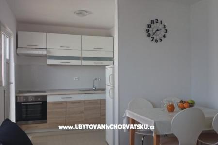 Apartmanok 7 m od mora fotó 5