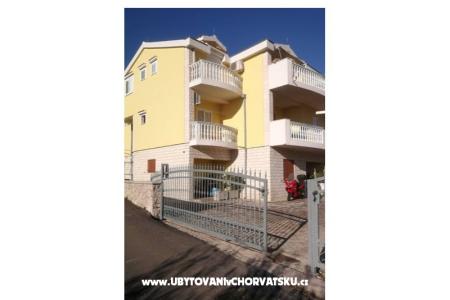 Apartmanok Vinko Banovac  Primošten Horvátország
