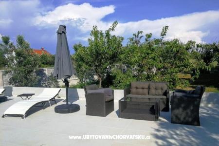Family friendly Apt with a pool  fotó 3