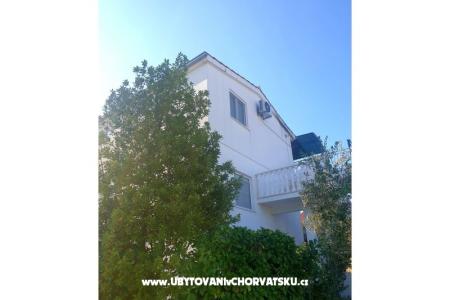 Apartmanok Dino Rogoznica Horvátország