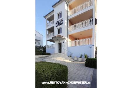 Apartmanok ***Villa Mija*** Rogoznica Horvátország