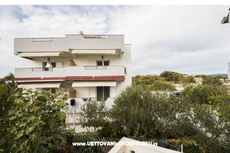 Apartmanok Magnolia Radačić Rogoznica Horvátország