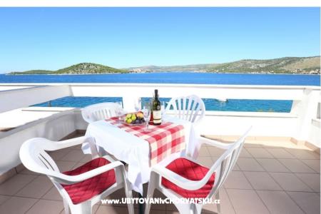 Vinka apartments DIREKT NA PLAŽI Rogoznica Horvátország