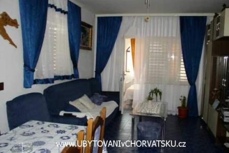 Apartmanok Szobák Akmadzic fotó 3