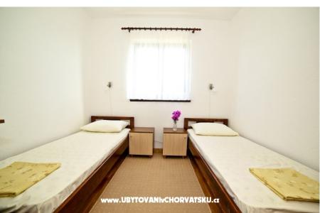 Apartmanok Aniva fotó 5