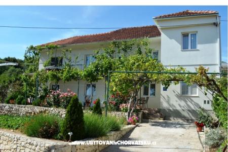 Apartmanok Sevo IMOVES Trogir Horvátország