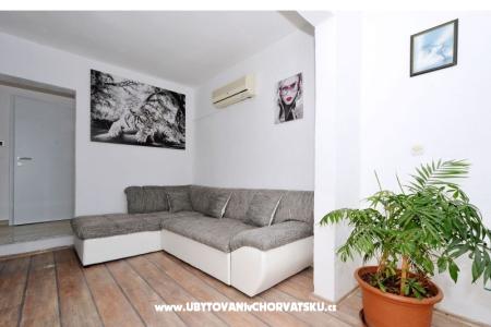 Petra Arbanija Apt fotó 2