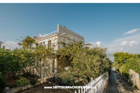 Apartmanok Slatine  fotó 3
