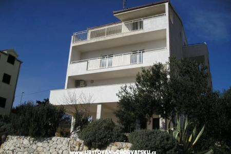 Zele Apartmanok Trogir Horvátország