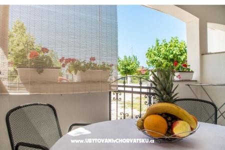 Sea Breeze apartments Tučepi Horvátország