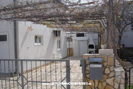 Apartmanok Kalaj fotó 3