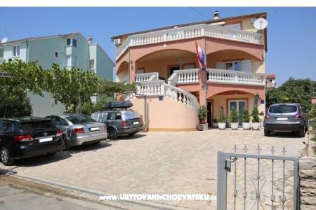 Apartmanok Ćosić  Vodice Horvátország
