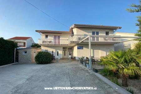 Apartmanok Arny Vodice Horvátország