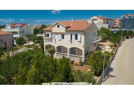 Apartmanok Duzelovi dvori  Vodice Horvátország