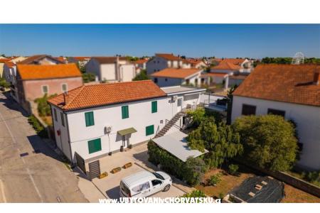 Vila Dinka Vodice Horvátország