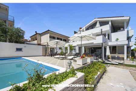 Vila s bazenom i jacuzzijima Vodice Horvátország