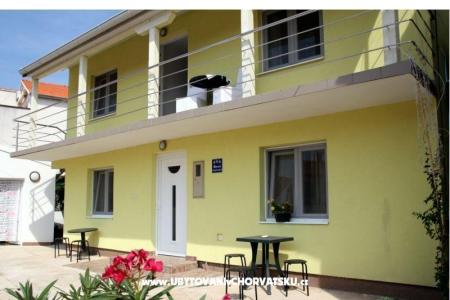Vila Sara Vodice Horvátország