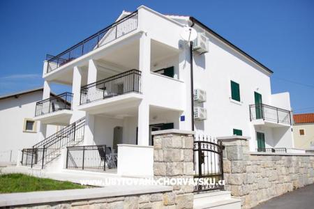 Villa Lucich I. - II. fotó 2