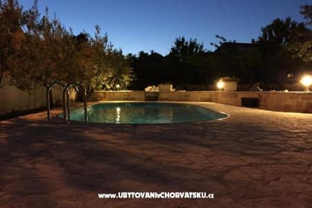 Penthouse medencével Ruža fotó 2