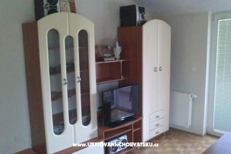 Apartmanok with swimming pool-Crno fotó 4