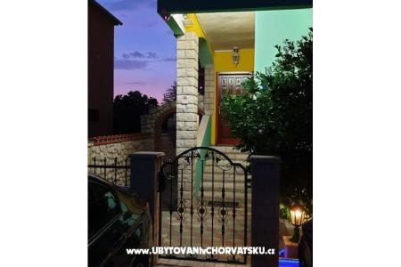 Apartmanok Benak fotó 4