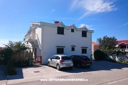 Apartmanok Maja fotó 2