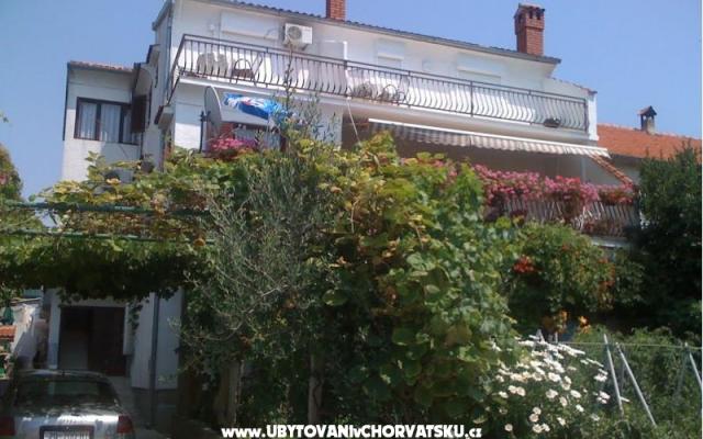 Apartmanok Ivanović – Szálláshely Biograd Horvátország
