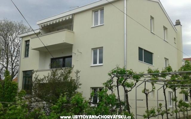 Apartmanok Jurov – Szálláshely Biograd Horvátország