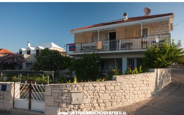APARTMANI I SOBE,KUCA ZA ODMOR – Szálláshely Brac sziget Horvátország