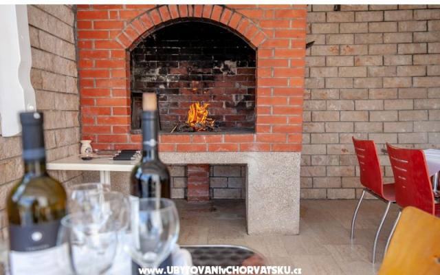 Apartmanok Antonio – Szálláshely Dugi Rat Horvátország