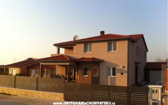 AS Apartmanok – Szálláshely Fazana Horvátország