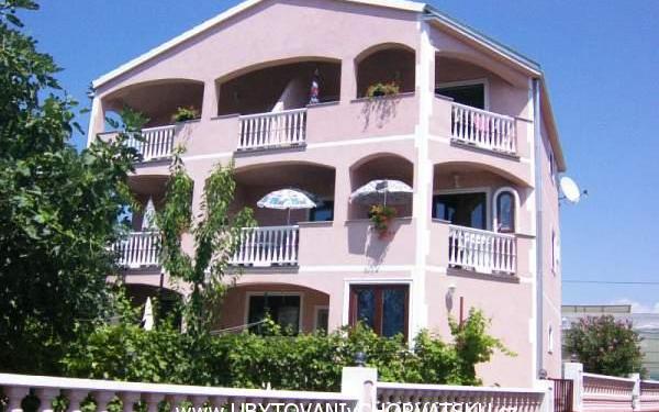 Apartmanok ROTA – Szálláshely Sv. Filip i Jakov Horvátország