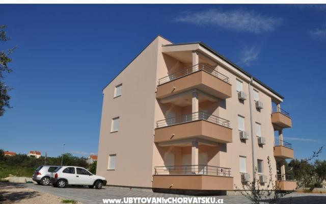 Apartmanok Ivana – Szálláshely Sv. Filip i Jakov Horvátország