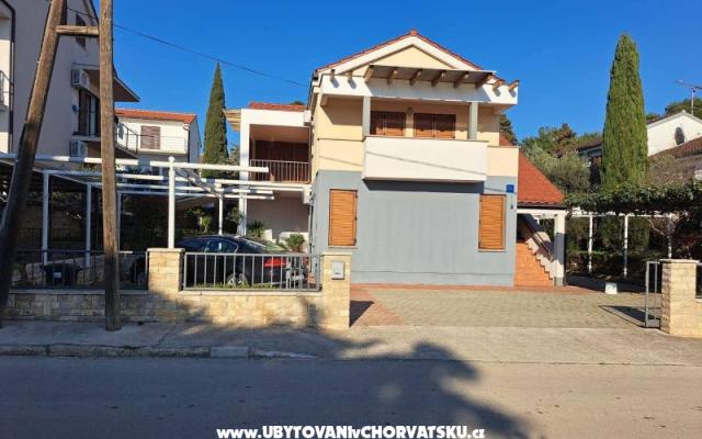 Apartmanok Be-Bu-Mar – Szálláshely Sv. Filip i Jakov Horvátország