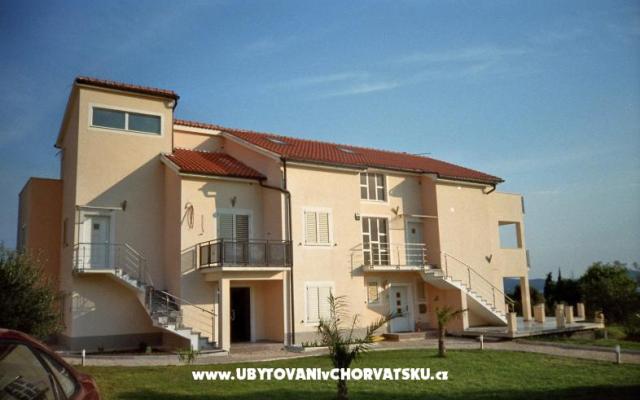 Villa Tri Palme – Szálláshely Sv. Filip i Jakov Horvátország