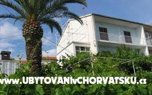 Apartmanok i Szobák Barbarić – Szálláshely Hvar sziget Horvátország