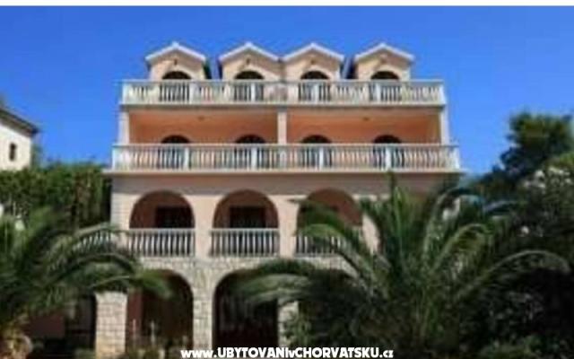 Apartmanok Komarica – Szálláshely Hvar sziget Horvátország